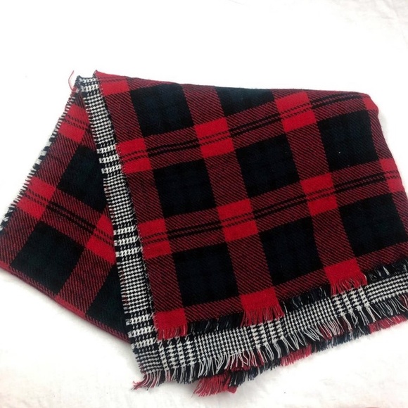 Plaid and Houndstooth Patterned Scarf - Picture 3 of 11